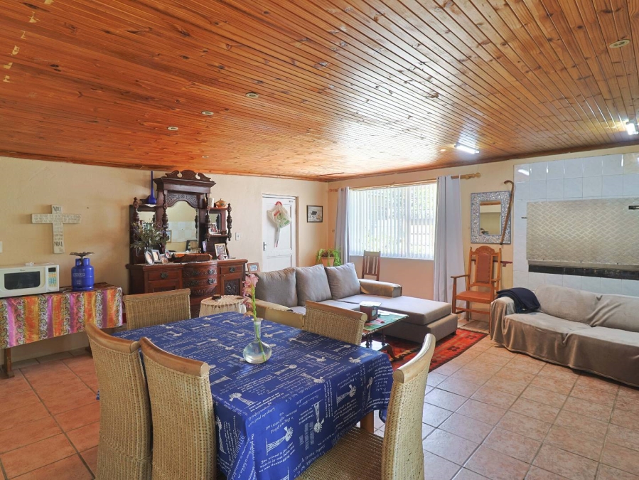 5 Bedroom Property for Sale in Gansbaai Central Western Cape